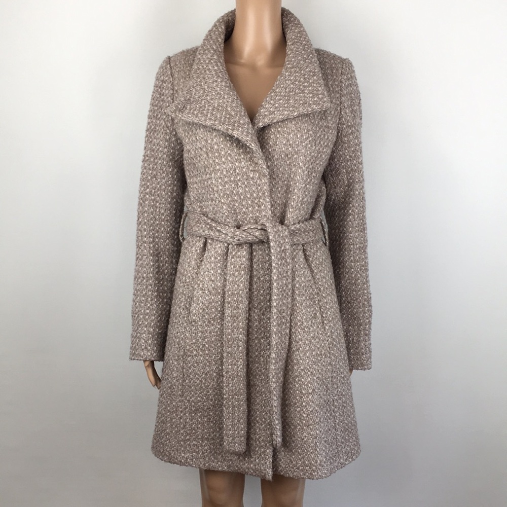 T TAHARI Women’s Chunky Weave Belted Winter  Coat. Size-S. EUC